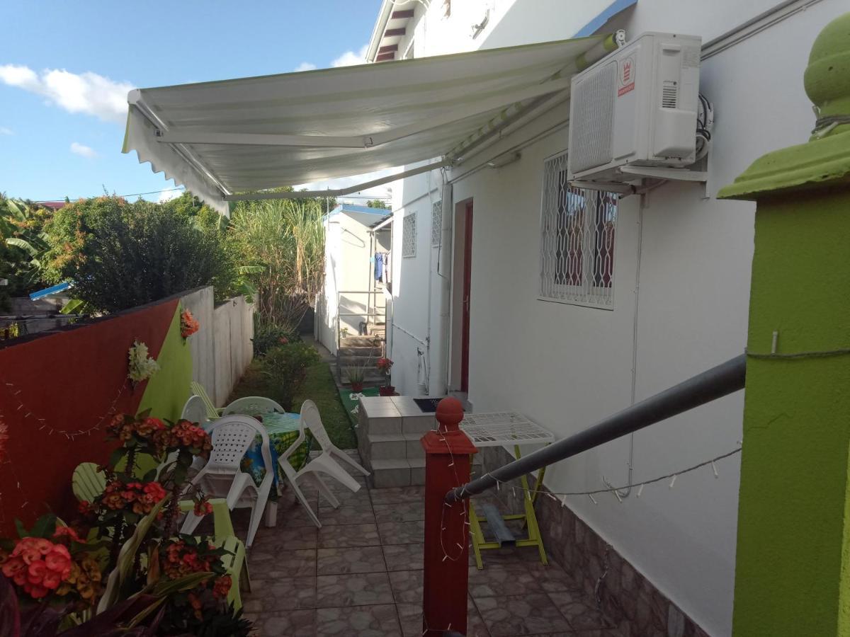La Casa Binecha Avec Jacuzzi Villa Baillif Eksteriør bilde